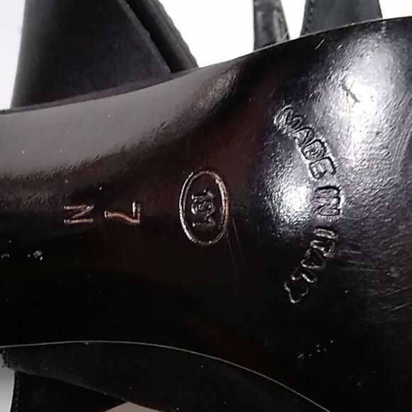 VTG, RED CROSSSKOES MADE IN  ITALY WOMEN'S SHOES SIZE 7 - Picture 11 of 11